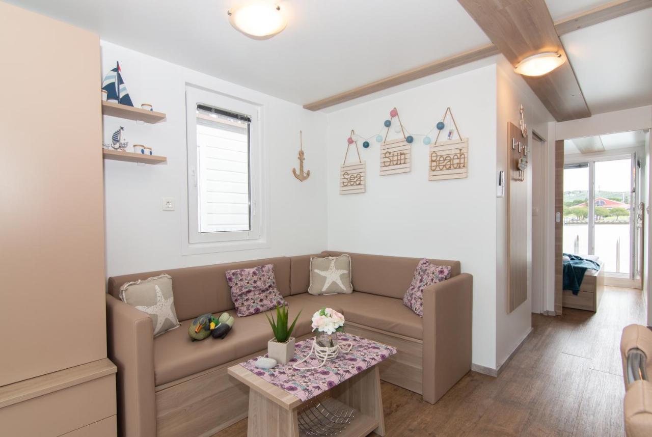 ポルトローシュ Floating House Adelaヴィラ エクステリア 写真